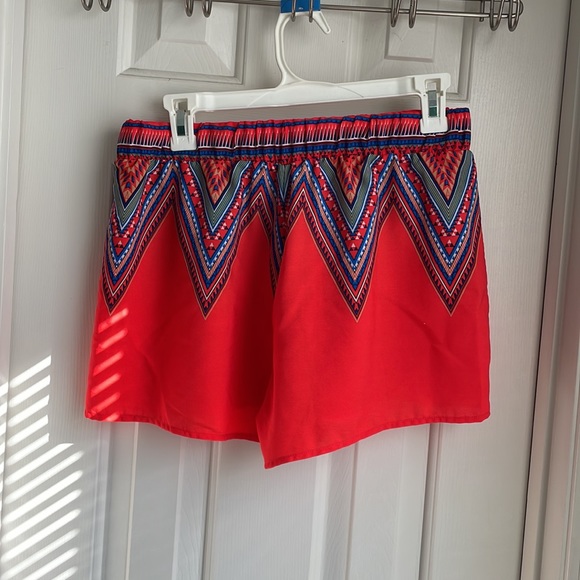 Patterned shorts - Picture 2 of 3